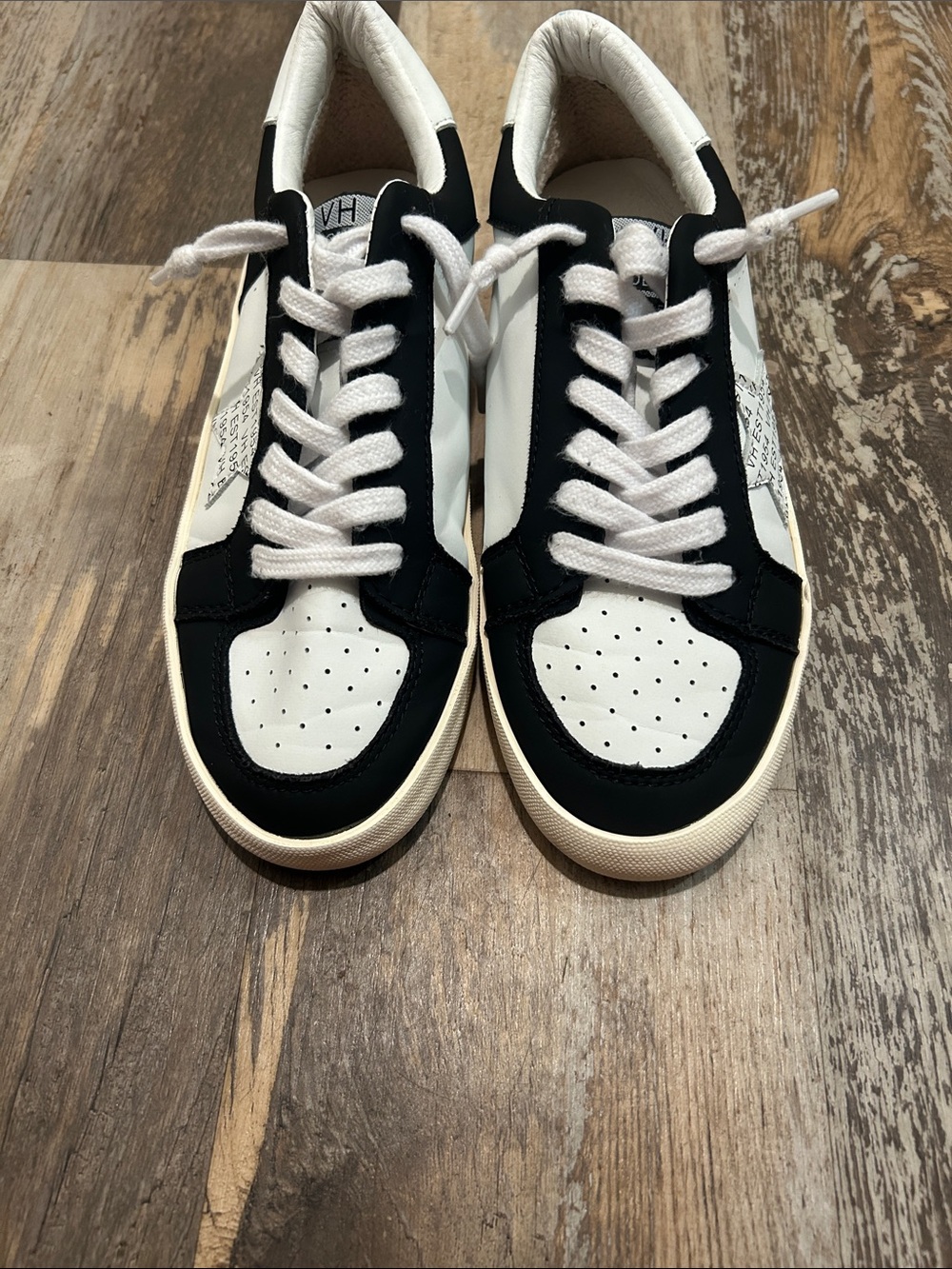 Vintage Havana Black and White Lace-Up Women's Sneakers